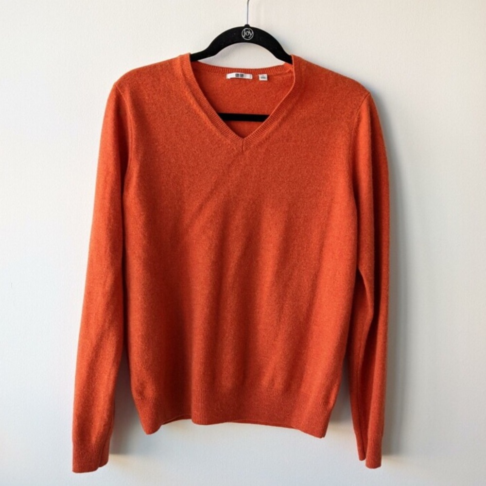Uniqlo Cashmere V-Neck Sweater